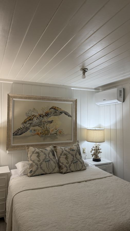 A quiet bedroom